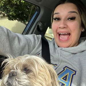 Meet your Posher, Alexandra